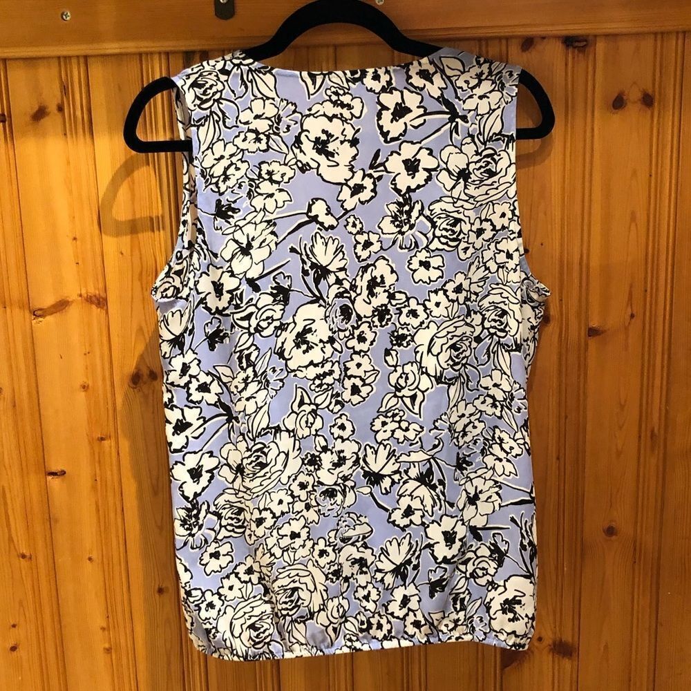 Loft Criss Cross Front Top Size Medium - Picture 10 of 15